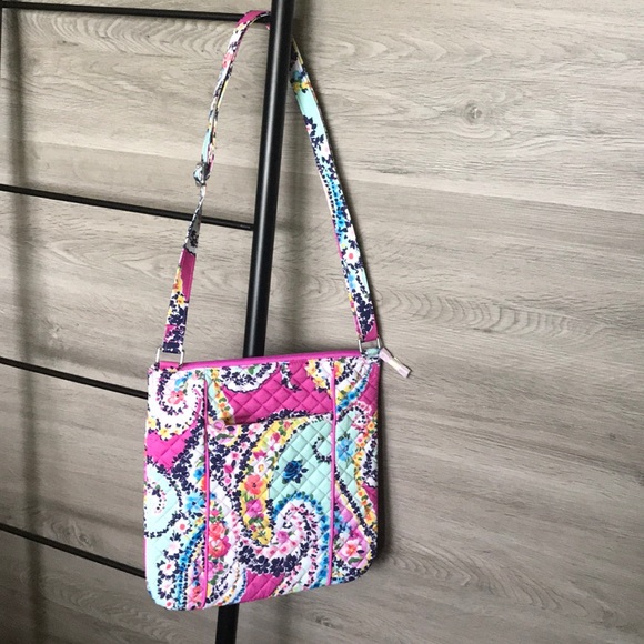 NWT-Vera Bradley Wildflower Paisley Hip Crossbody - Picture 3 of 8